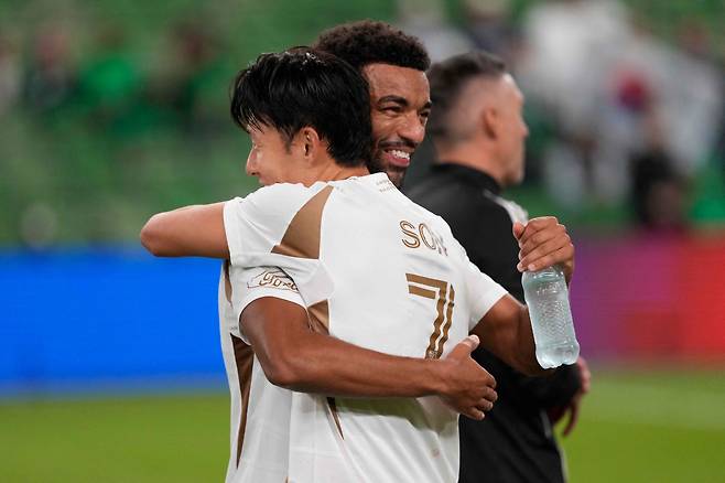 英 단독, 손흥민 사우디 2000억 거절 가능했던 이유...EPL급 연봉