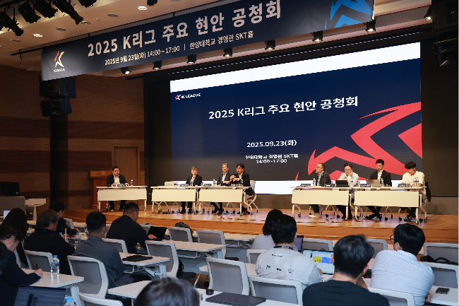 U-22 사실상 폐지, 한국 유일 ‘우려 내비친’ 정정용 감독 “별도 리그 없는 현실 어린 선수 성장 어려워질 수 있다” [이근승의 믹스트존]