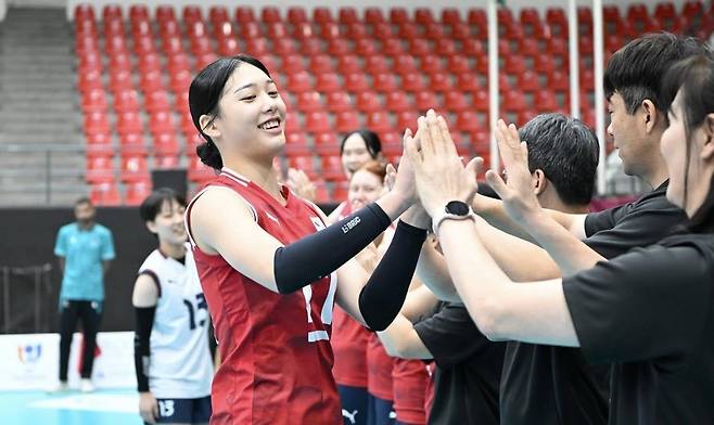 김연경 이을 '여중생 거포' 손서연, 세계선수권 티켓 획득 앞장