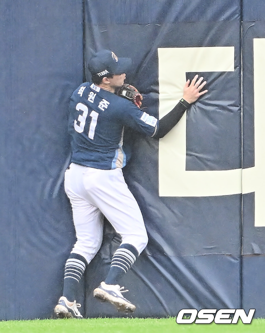 FA 가치 높이려 트레이드 자청했으나 타격 불발...꽤 쓸만한 28살 외야수, 시장에서 어떤 평가받을까