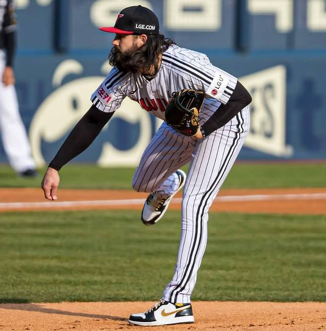전 LG 투수 캘리, ML 애리조나서 방출…한국으로 돌아갈지 관심
