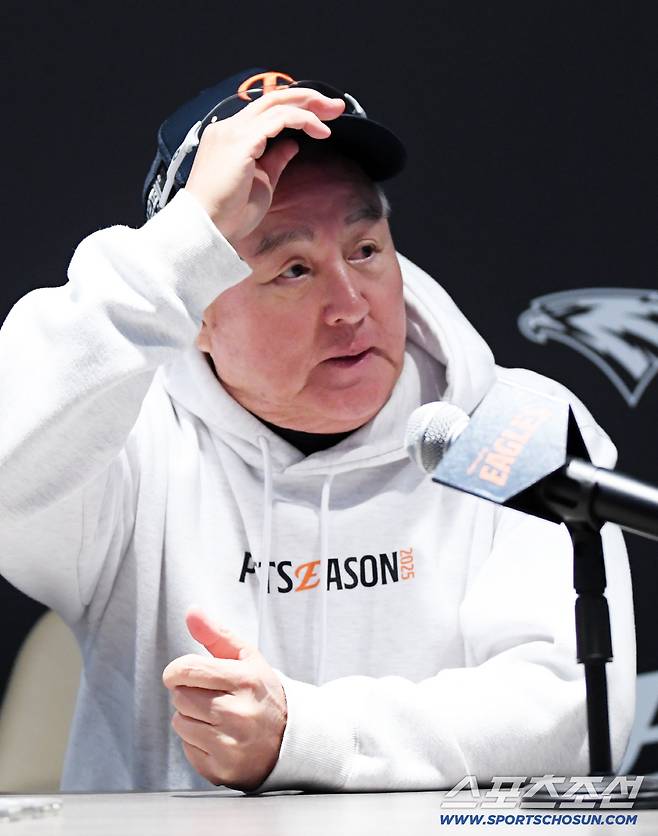 19년만의 한국시리즈 보낸 감독에게 책임론? '조류동맹' 형제팀 역사를 보라...로이스터 버린 롯데 어떻게 됐나 [SC시선]