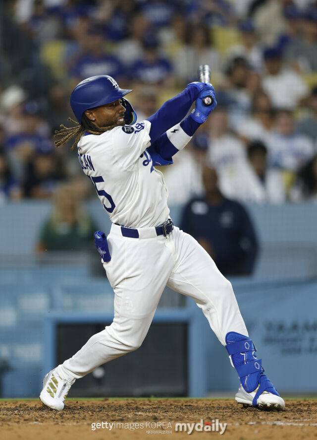 'WS 우승→카퍼레이드' 참가도 했는데 '방출'…이정후 경쟁자 생긴다, 샌프란시스코 저스틴 딘 영입