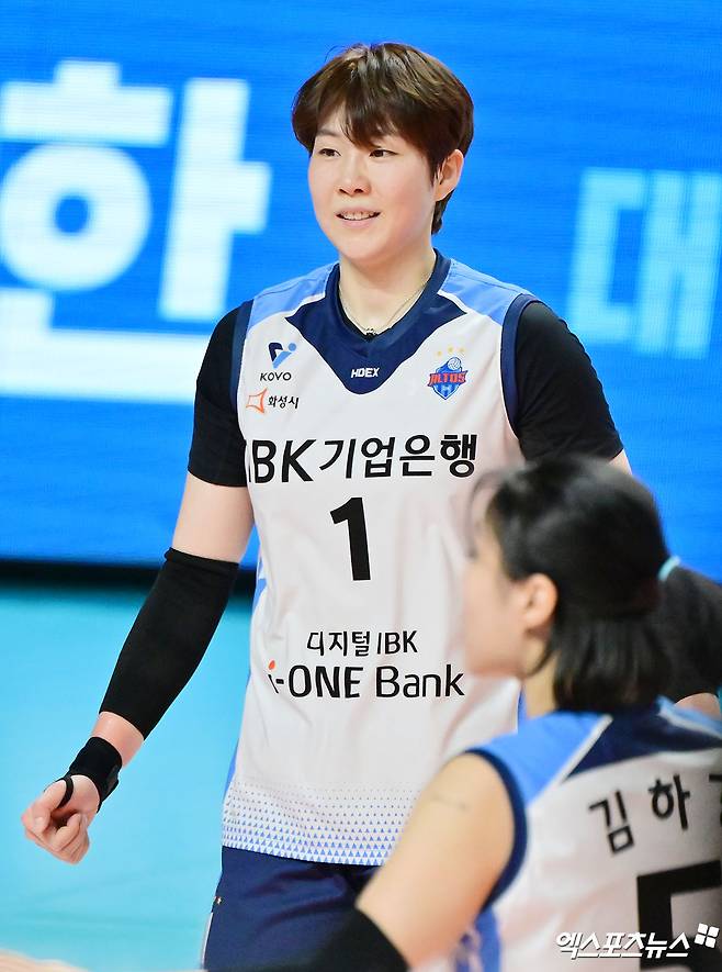 무려 '14억' 자진 포기라니…IBK 이소영, 右 어깨 근육 손상→수술 시즌 아웃→계약 해지 요청