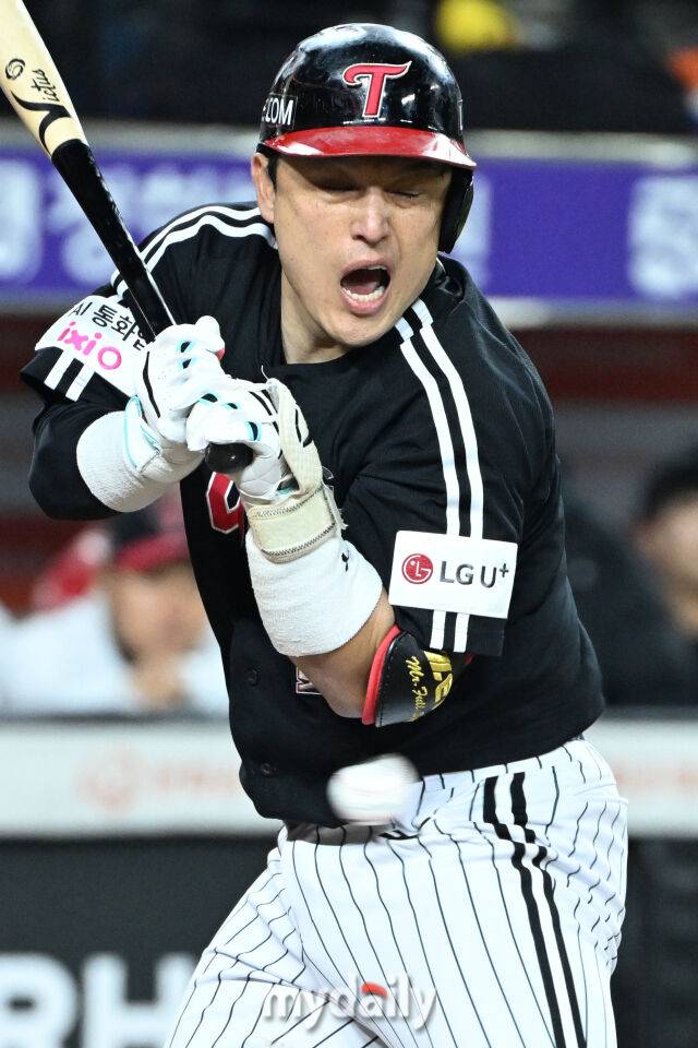 LG 우승 포수 선언, '10월 ERA 20점대' 김서현 부활 기다린다…