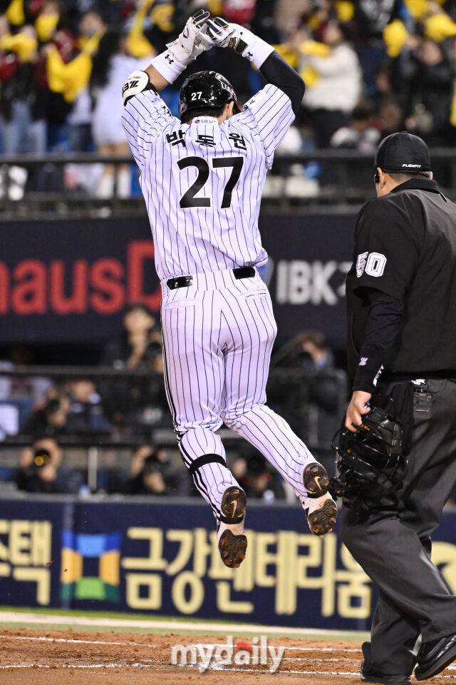 LG 우승 포수 선언, '10월 ERA 20점대' 김서현 부활 기다린다…
