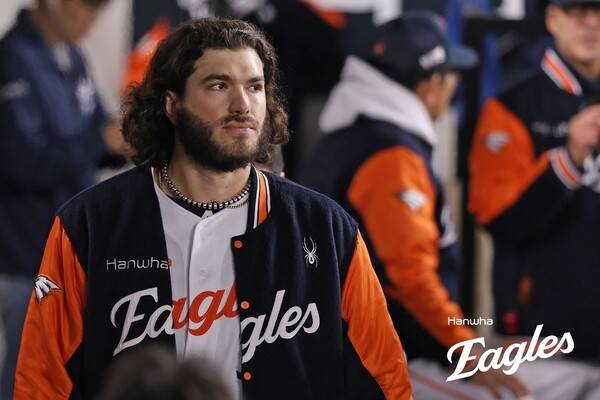 '350억 전망' 폰세·'눈물의 출국' 와이스, 설마 둘 다 떠날까…'33승 듀오' 사라지면 내년 한화는 어떡하나