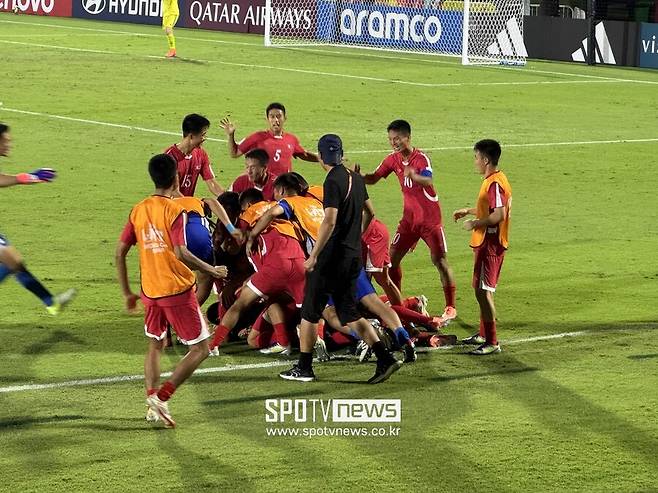 [현장 REVIEW] 북한, 월드컵 최대 이변 탄생...독일과 1-1 무 ‘극장 동점골’ U-17 다크호스 등극