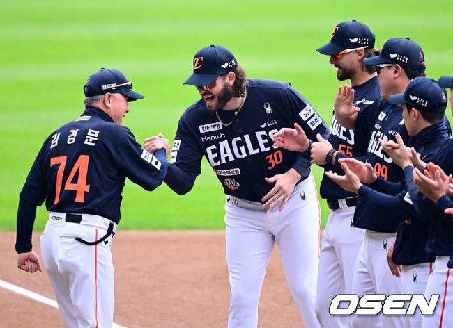 ‘14억→350억’ 몸값 대폭등, 美매체 장밋빛 전망...굿바이 폰세, 한화가 감당할 수 없다