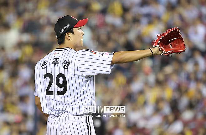 도대체 LG에서 뭐라고 했길래, 최다 이닝 포수·부상 낙마 투수가 대표팀에 이렇게 간절한가