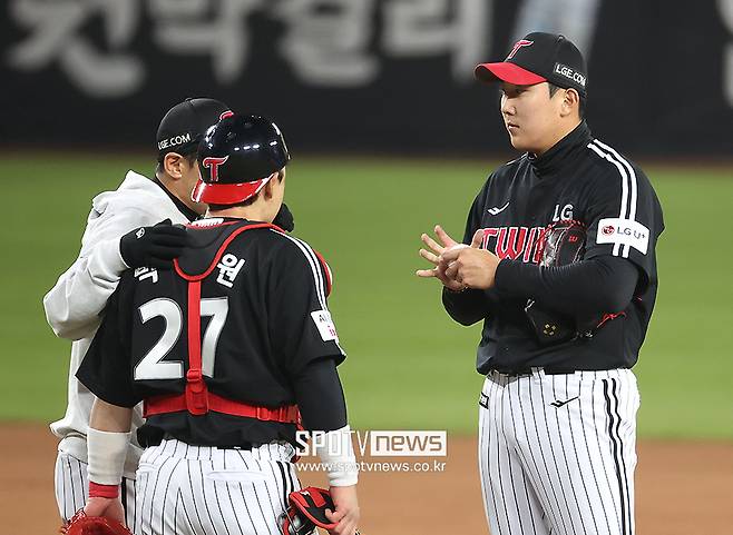 도대체 LG에서 뭐라고 했길래, 최다 이닝 포수·부상 낙마 투수가 대표팀에 이렇게 간절한가