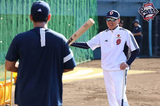 ‘역대급이다’ 두산 코치 라인업 실화인가…ML 사관학교장+왕조 코치+우승 코치 日 집결→우승 감독 얼굴에 웃음꽃 폈다 [오!쎈 미야자키]