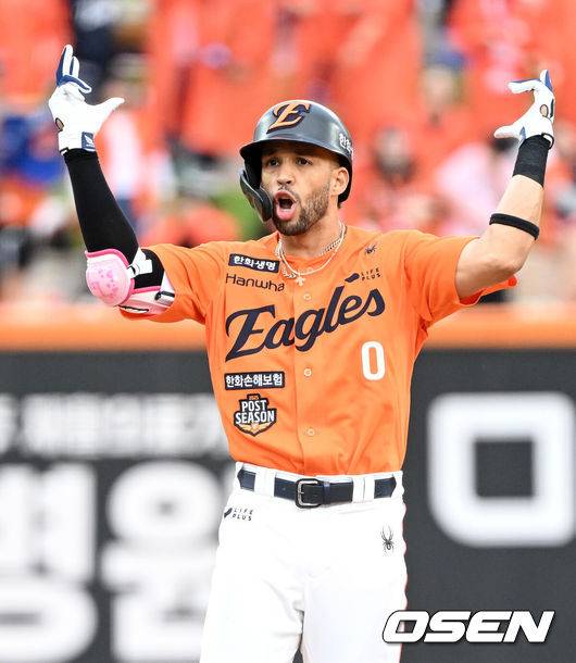 한화 깜짝 성공작, 다른 팀에서도 관심 보였는데…리베라토 재계약해야 하나, 말아야 하나