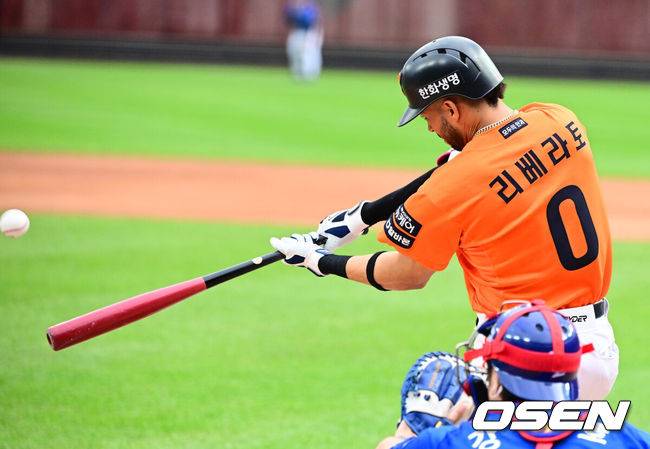 한화 깜짝 성공작, 다른 팀에서도 관심 보였는데…리베라토 재계약해야 하나, 말아야 하나