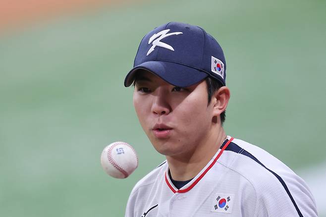 ‘송성문 2루-한동희 1루, 안현민 2번 전진 배치’ 한국, 체코 1차전 선발 라인업 공개 [SS고척in]