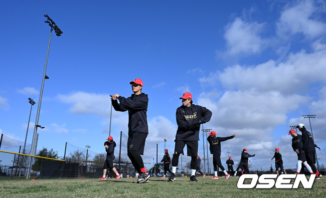 KIA 1차 스프링캠프 숙원 풀었다...'일본의 하와이' 아마미오시마 훈련장 확보, 1위→8위 명예회복 담금질