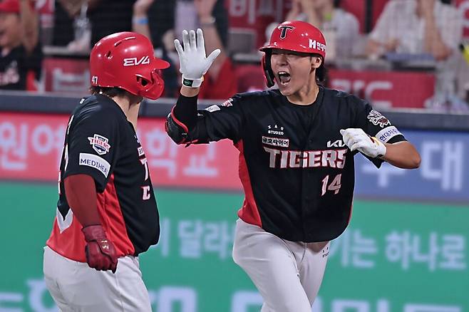 박찬호 어찌될지 모르는 이때… KIA 내야에 반란이 일어날까, “주전 경쟁? 이기려고 하는 것”