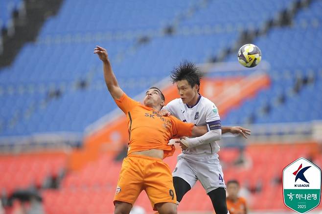 미쳤다 대구! 93분 극장골로 광주 꺾고, 안양에 덜미 잡힌 11위 제주 턱밑 추격... 37R 멸망전 확정