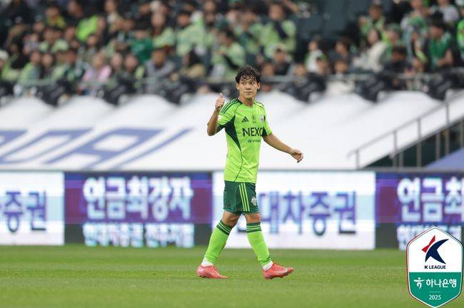 극장골 2방! '이승우 상의 탈의' 챔피언 전북, 10번째 대관식도 이겼다...대전 3-1 꺾고 23160명 관중과 우승 축제[오!쎈 현장]