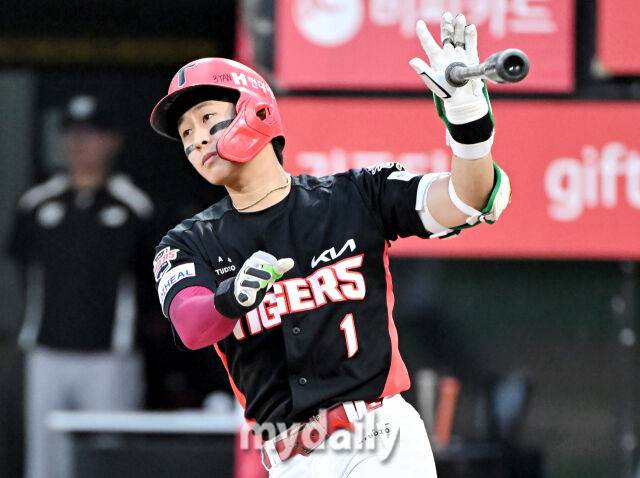 박찬호 FA 계약 속전속결? 롯데·KT 파상공세 임박…KIA와 치열한 3파전 예고, 오지환 124억원은 ‘글쎄’