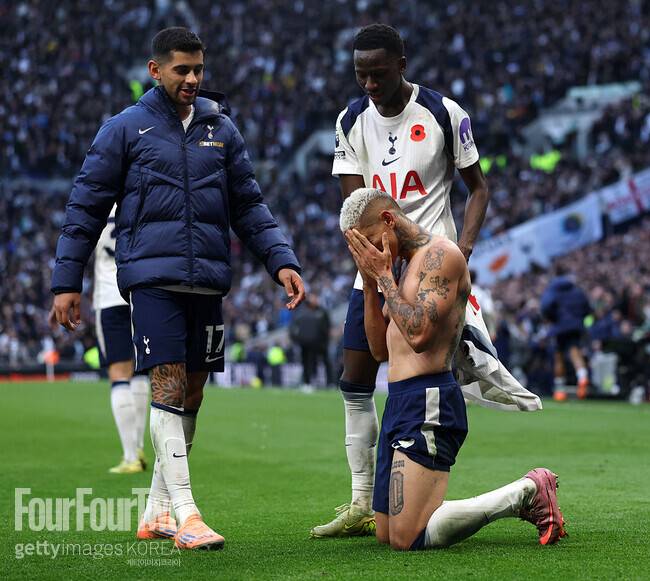 ‘흥민이 형 내가 해냈어’ 히샬리송, 감격의 오열 세리머니 펼쳤는데…돌아온 건 '극장 동점골'