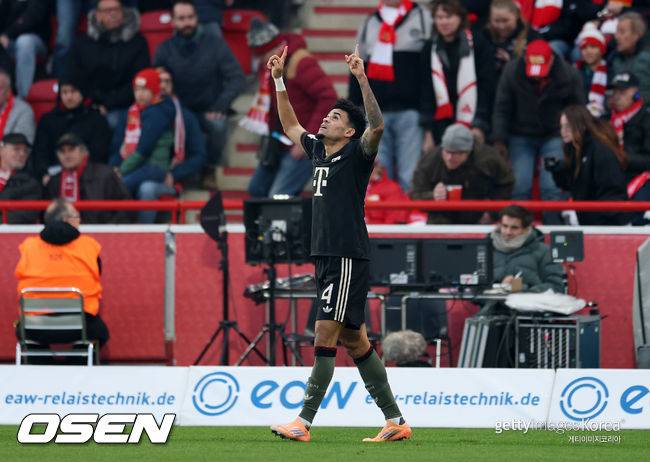 '케인 동점골' 바이에른, '센터백 두키 멀티골' 우니온과 2-2 무승부...리그 '10경기 전승'은 없었다