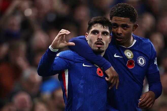 황희찬 빠른 발로 70분 내내 수비만 했다…'역대 최악의 팀'울버햄튼, 첼시에 0-3 참패, 개막 11경기 무승