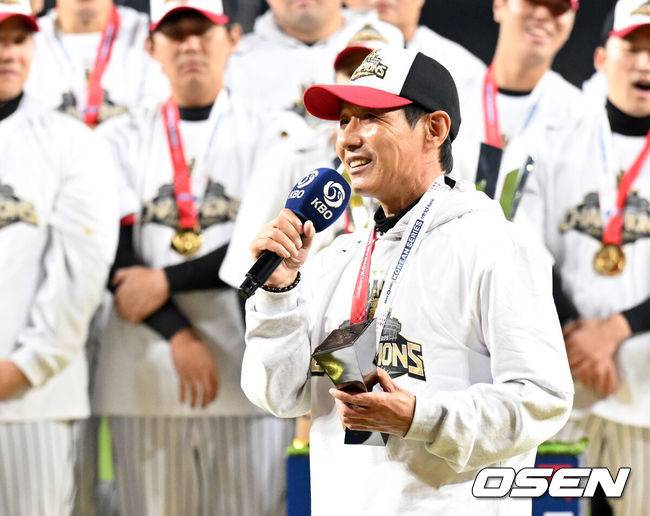 'LG 최초 2회 우승' 염경엽 감독, 3년 30억 재계약→역대 최고 대우...