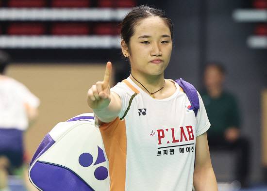 '패패패패패패패패패' 안세영에게 박살!…세계 1위 214주 대기록 보유자 '눈물의 은퇴'→