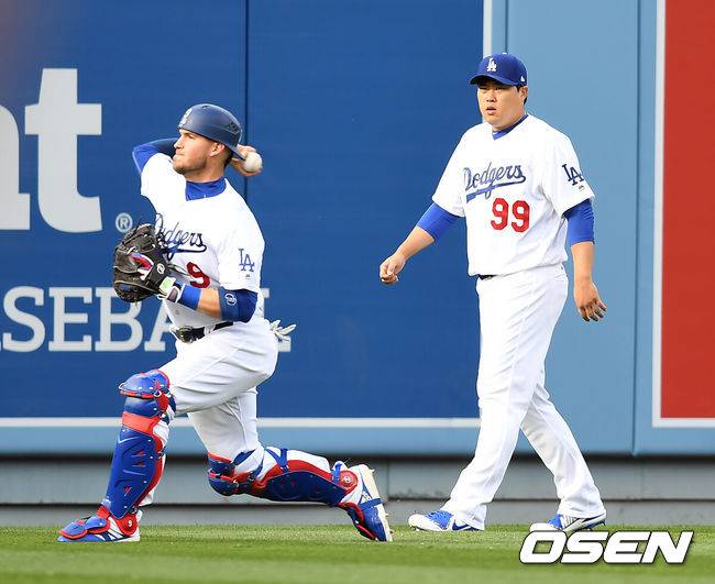 류현진과 함께했던 194홈런 포수, 그라운드 떠난다