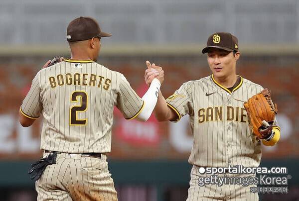 김하성 보내고 남은 건 '2억 360만 달러' 채무뿐? 몸값 못하는 보가츠, 역대 최악의 계약으로 남나