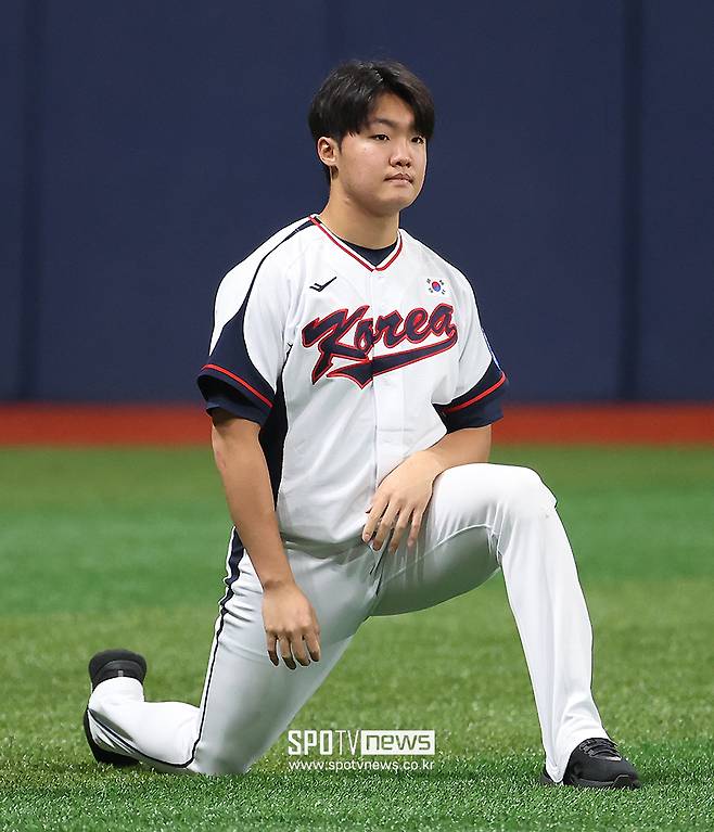 정우주, 당신 신인 맞아? 국가대표 데뷔전, 점수는 2-1, 득점권 위기…그런데