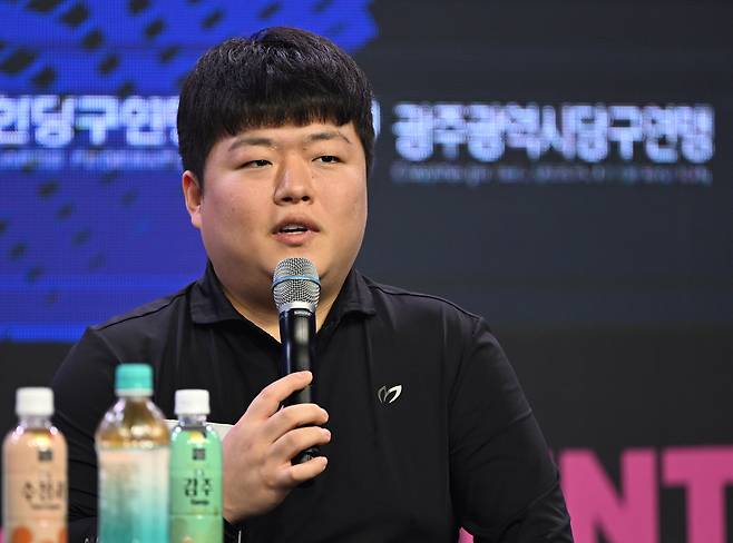 한국 당구 간판 조명우, 광주 월드컵 정상 올라 ... 세계 1위 탈환