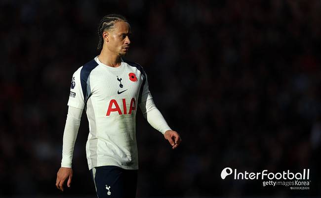 '14경기 무득점' 손흥민 후계자, 분위기 파악도 못 하나...비겨놓고