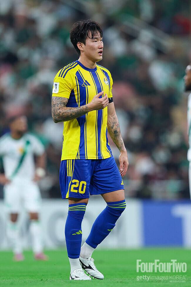 ‘봉사활동 서류 조작→국가대표 영구 제명’ 장현수, 경기 망칠 뻔했다…38분 만에 다이렉트 퇴장→팀은 2-1 승