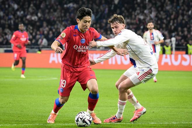 이강인, PSG 100번째 출전 경기에서 ‘극장 결승골 도움’···PSG, 리옹에 3-2 승리