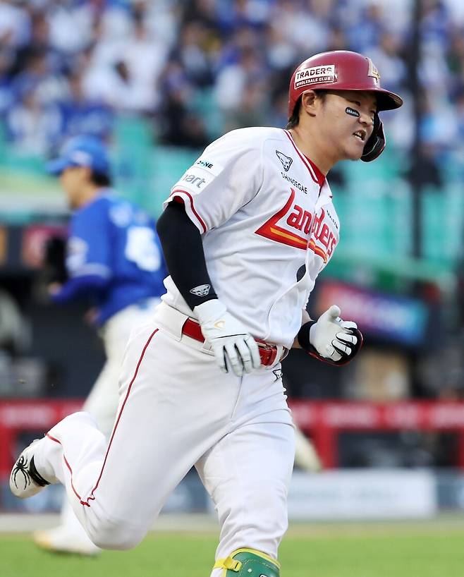 아직 28살인데 왜 갑자기 은퇴를… 못다 핀 SSG 트레이드생, 결국 현역 꿈 접었다 ‘임의해지 합의’ [공식발표]