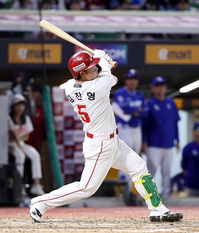 아직 28살인데 왜 갑자기 은퇴를… 못다 핀 SSG 트레이드생, 결국 현역 꿈 접었다 ‘임의해지 합의’ [공식발표]