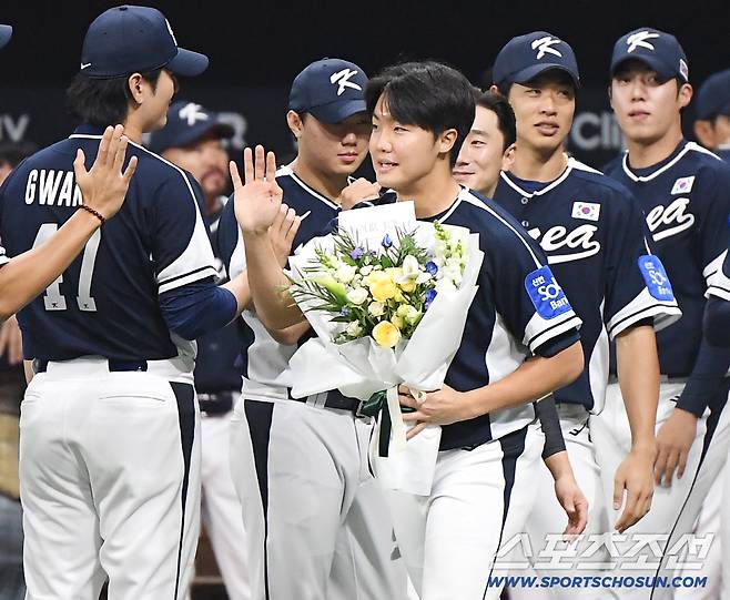 3승 3홀드 투수를 왜 뽑았나 했더니...류지현의 촉은 정확했다, 155km 특급 신인 어디까지 뻗어나갈까