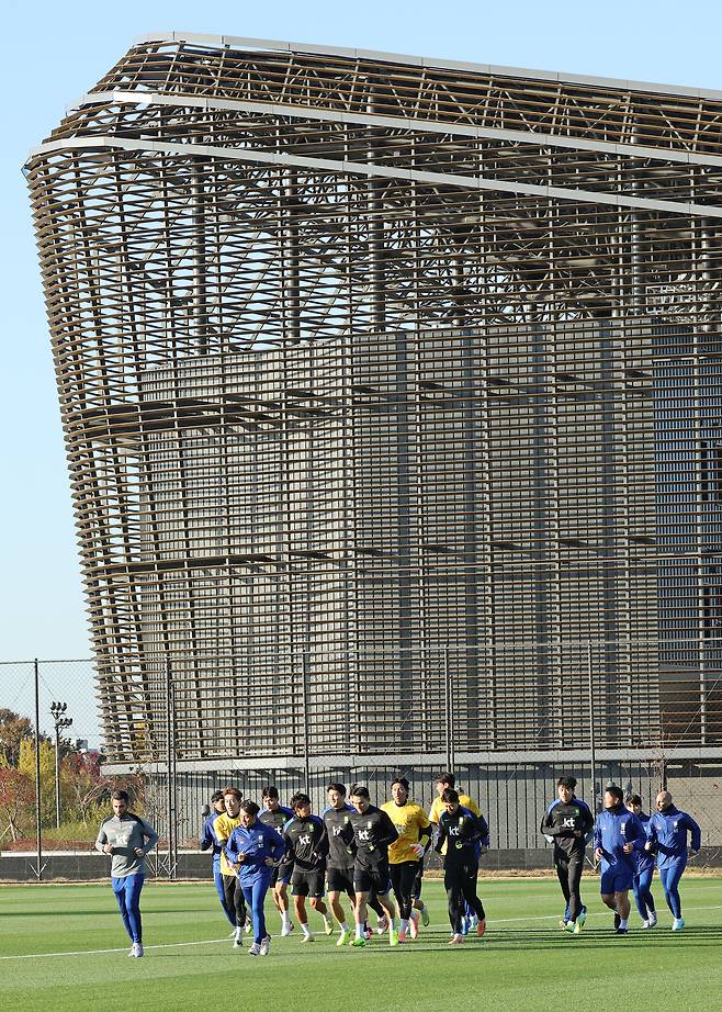훈련장 23년 임대 끝...4000억 구장서 몸푼다