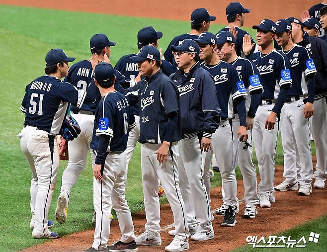 '큰일 났다' 日 대표팀, 한일전 앞두고 '이것'까지 신경 쓴다고?…히로시마와 연습경기 14-11 승리→사령탑 언급 과제는