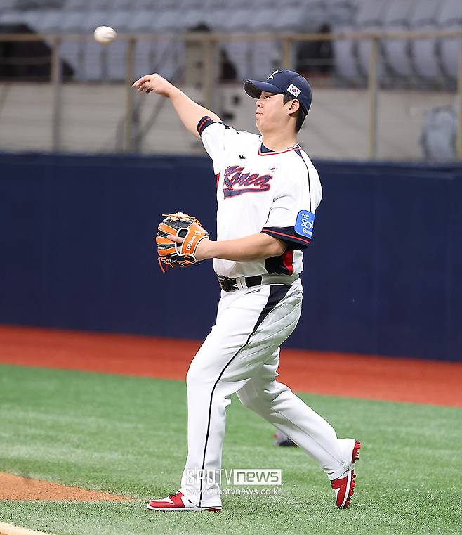 이러면 김도영이 그리울 수밖에 없잖아… '무안타 침묵' 노시환, 대표팀 화력 키 쥐었다