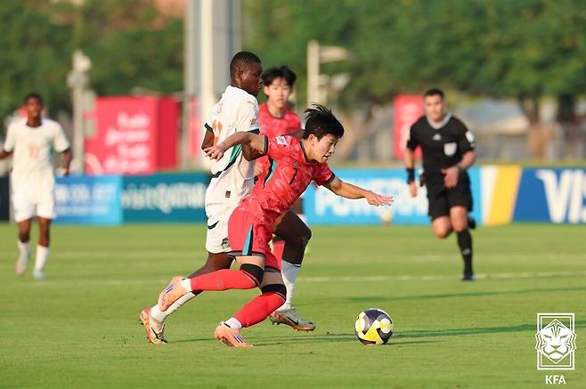 [현장 REVIEW] 韓 해냈다! 월드컵 ‘죽음의 조’ 무패 통과, ‘드로그바 나라’ 코트디부아르 3-1 제압…G조 2위 U-17 32강 진출