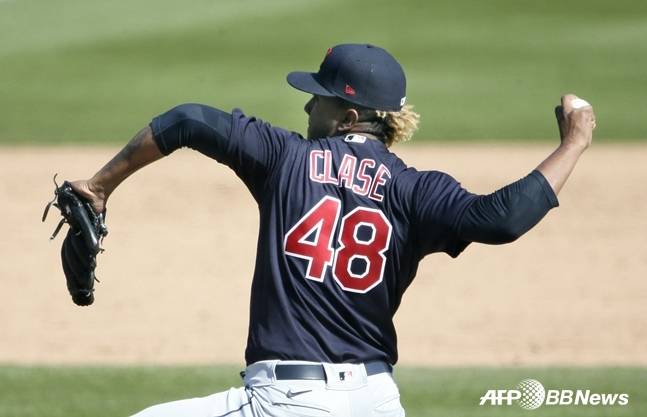 ML 특급 마무리 충격의 승부조작, 그런데 LAD 외야수 헛스윙이 계획 막았다니... 8회 시도 중 유일한 실패