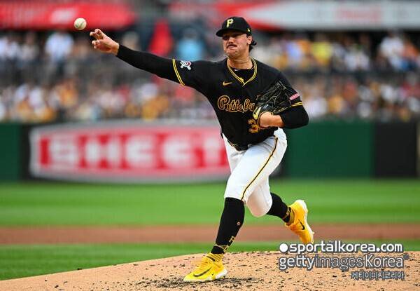 WS 재패한 야마모토도 명함 못 내민다…ERA 1.97·216K '21세기 최고 투수' 스킨스,