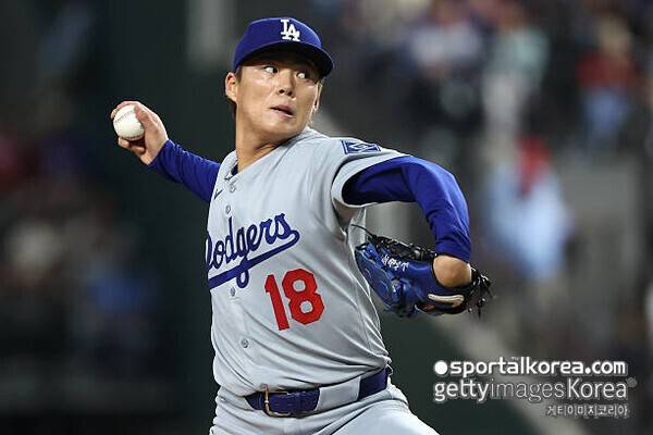 WS 재패한 야마모토도 명함 못 내민다…ERA 1.97·216K '21세기 최고 투수' 스킨스,