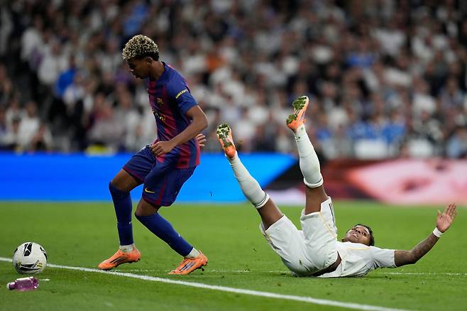 '한국서만 펄펄' 29경기 0골 손흥민 후계자 1순위, 토트넘 사기 당할 뻔...음바페 영입 최대 피해→문제아 전락