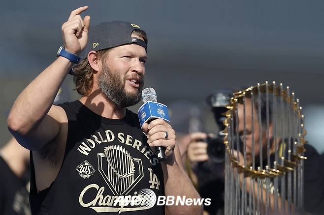 '은퇴' 커쇼 LAD 감독 컴백하나, '의미심장 한마디' 프리드먼 사장