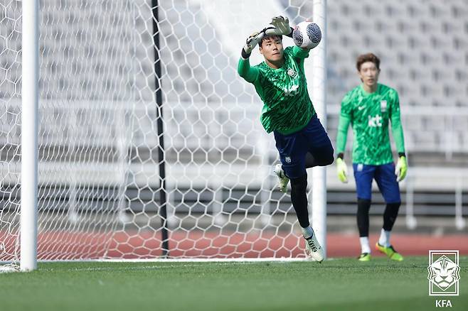 '3년 넘게' 대표팀 벤치만 지켰다, '비운의 주인공' 송범근 마지막 기회 올까