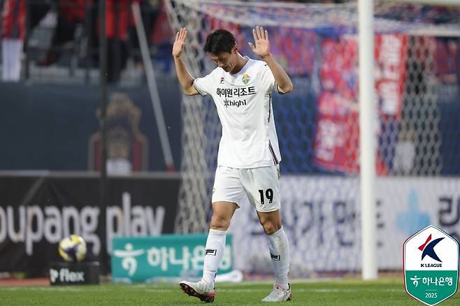 “친정팀에 대한 예우” 결국 눈물까지…‘2주 전 전역→김천전 결승골’ 강원 박상혁이 보여준 진심